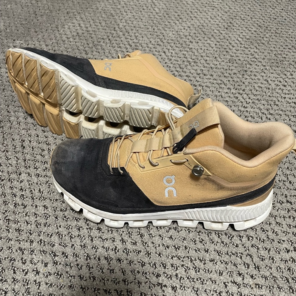 Oncloud black and tan shoes